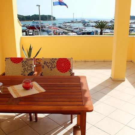Buco Seafront Apartments & Fastfood Pakoštane Exterior foto