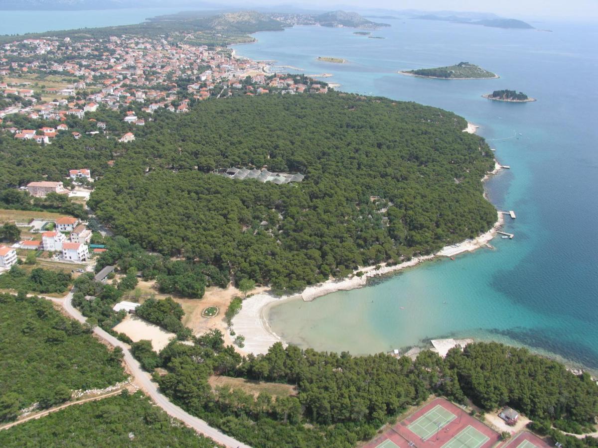 Buco Seafront Apartments & Fastfood Pakoštane Exterior foto